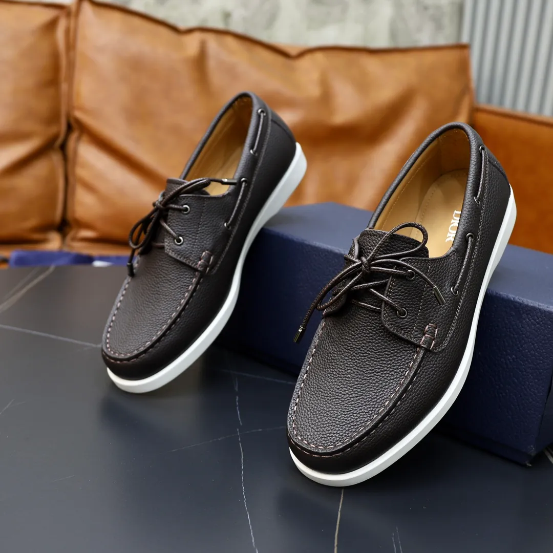 Ex-factory price: 540🙅‍♂️🙅‍♂️🙅‍♂️ Brand: Dior DIOR Standard code: Men's code 38/44 (45 can be customized) Grade: Same as the official website Material: Original cowhide stitching, cowhide lining, original TPU wear-resistant soft outsole Style categories: Leisure and sports version, footwear for driving, young fashion, European and American trends, British style Color: actual picture color